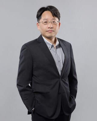 Hsin-Chin Chen Associate Professor